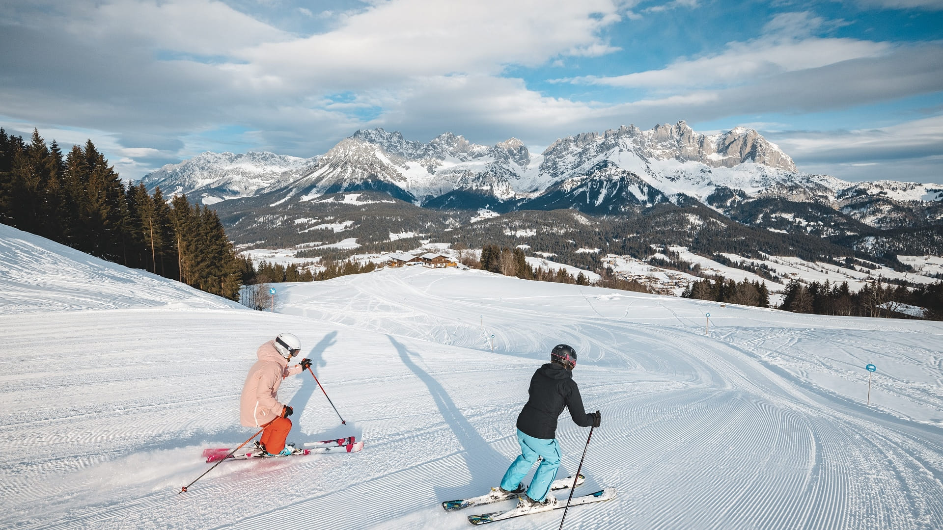 hd-Skifahren-mit-Wilder-Kaiser-Panorama-3Cmathaeusgartner